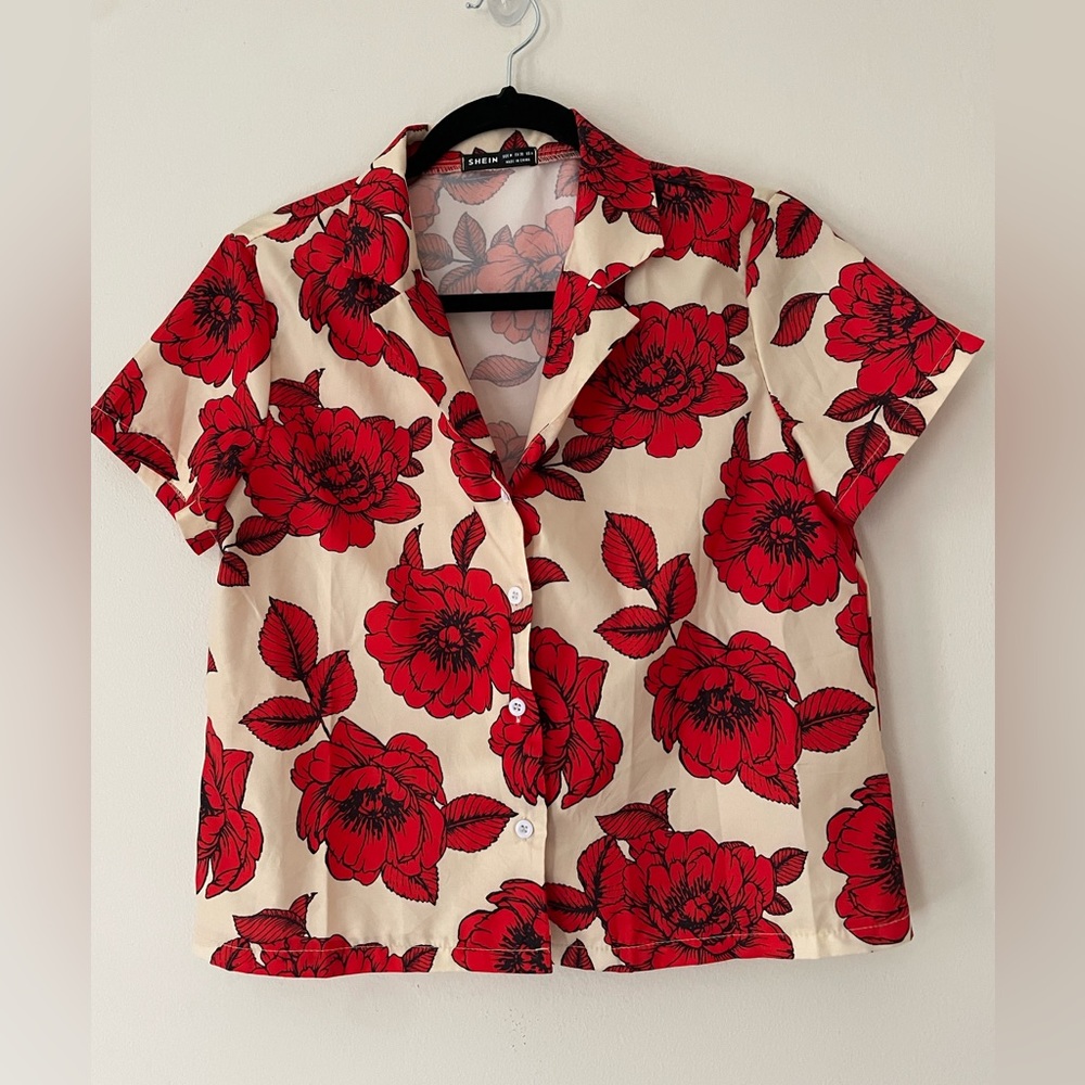 Short sleeved button down top with rose pattern